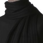 Echarpe noire � c�tes