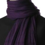 Echarpe violette � c�tes