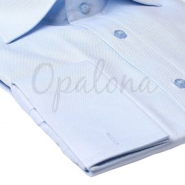 Chemise bleue � poignets mousquetaires