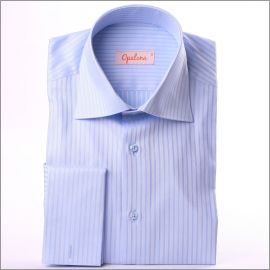 Chemise bleue ray�e � poignets mousquetaires