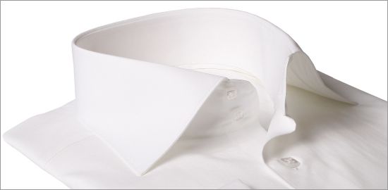 Chemise cintr�e blanche � poignets mousquetaires