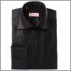 Une chemise noire aspect luisant � int�rieur de col fleuri